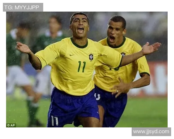 独狼足球明星的传奇故事与辉煌成就揭秘