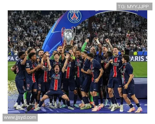 足球明星领奖瞬间全景展示珍藏版照片集锦